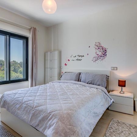 One Bedroom Apartment In Albur Village 2J 알보르 외부 사진