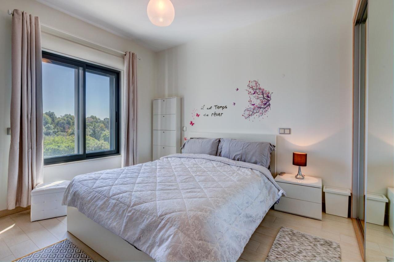 One Bedroom Apartment In Albur Village 2J 알보르 외부 사진