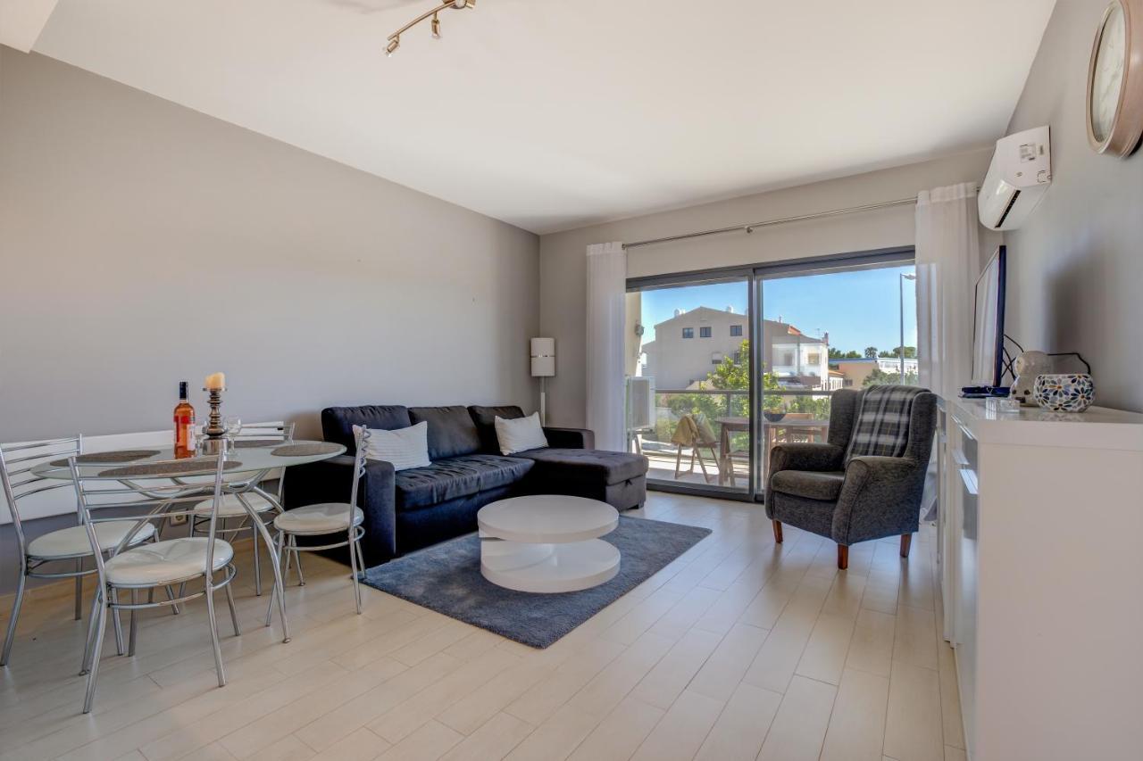 One Bedroom Apartment In Albur Village 2J 알보르 외부 사진