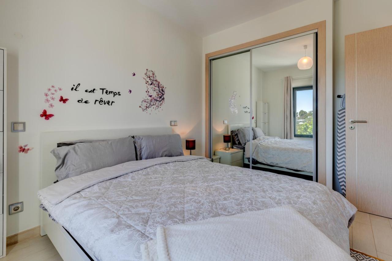 One Bedroom Apartment In Albur Village 2J 알보르 외부 사진