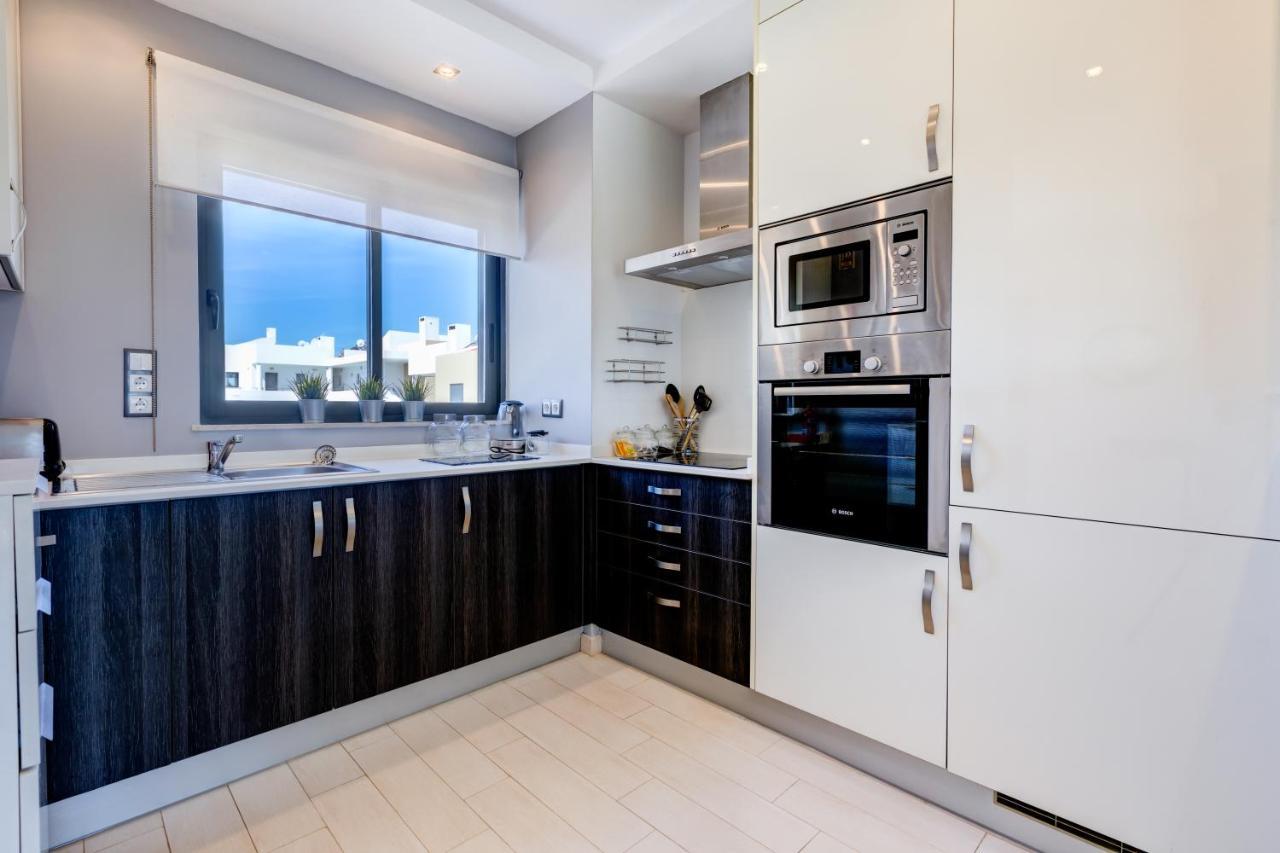 One Bedroom Apartment In Albur Village 2J 알보르 외부 사진